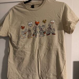 Gildan Women’s Tan Graphic T-Shirt